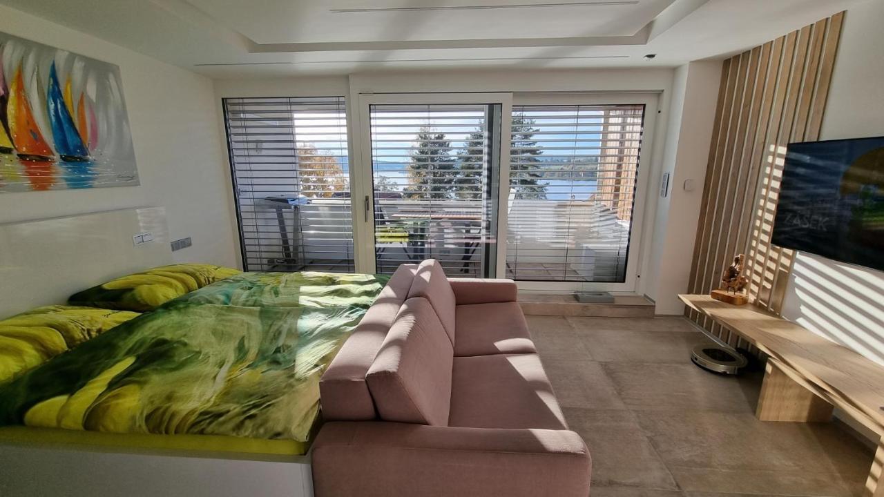 No. 29 - Riviera 511 *